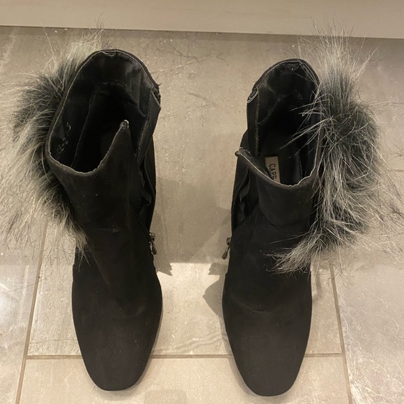 final sale Beautiful suede black winter booties - Picture 3 of 4